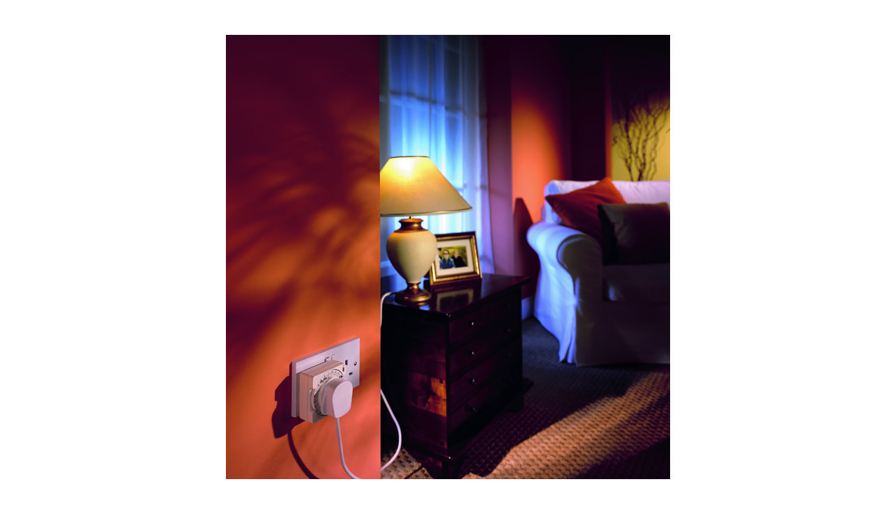 24 Hour Compact Plug-In Time Controller | DETA Electrical