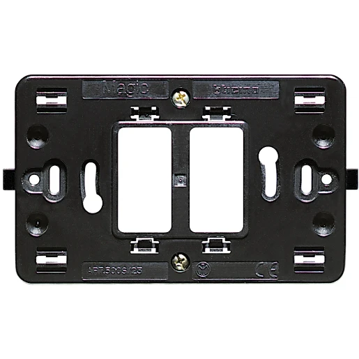 Bticino Magic toebehoren schakelmateriaal houder + griffen 2 Horizontaal en verticaal Met schroeven BT500S/23