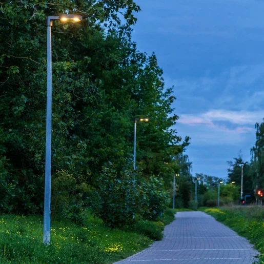 Trilux Publisca P3 mastarmatuur 730 LED 2200lm 3000K 23W 585mm IP66 IK08 antraciet 7643140