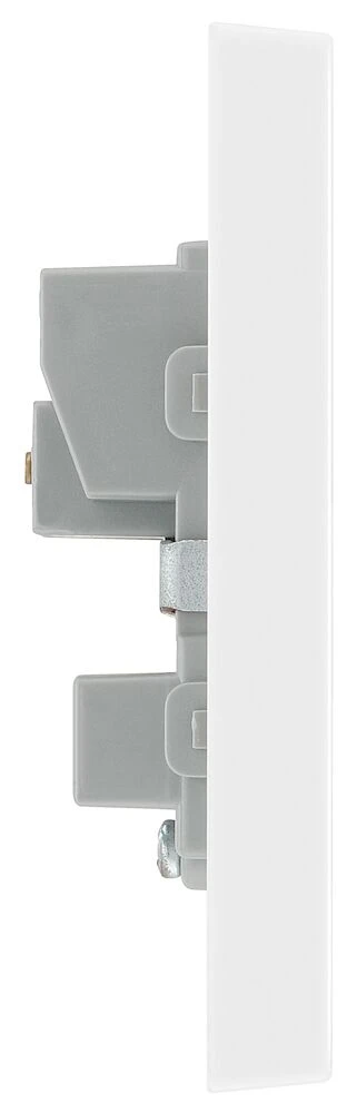BG White Moulded Square Edge 13A Single Unswitched Socket