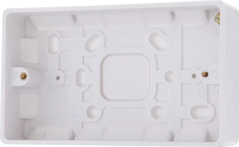 BG Nexus Series White Moulded Double Surface Box 32mm