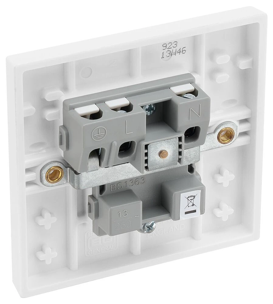 BG White Moulded Square Edge 13A Single Unswitched Socket
