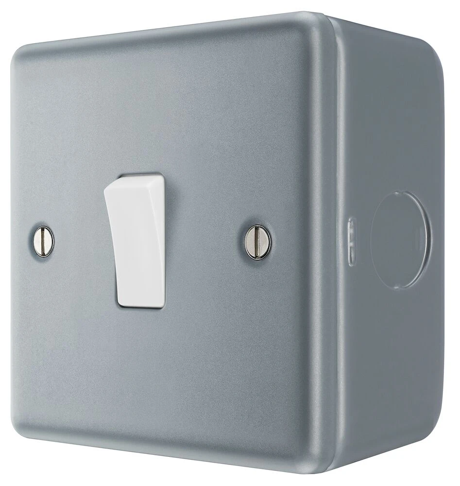 BG Metal Clad 20A 16AX Intermediate Switch
