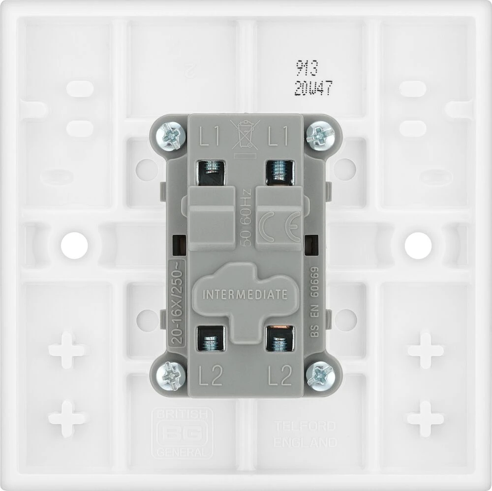 BG White Moulded Square Edge 20A 16AX Intermediate Switch
