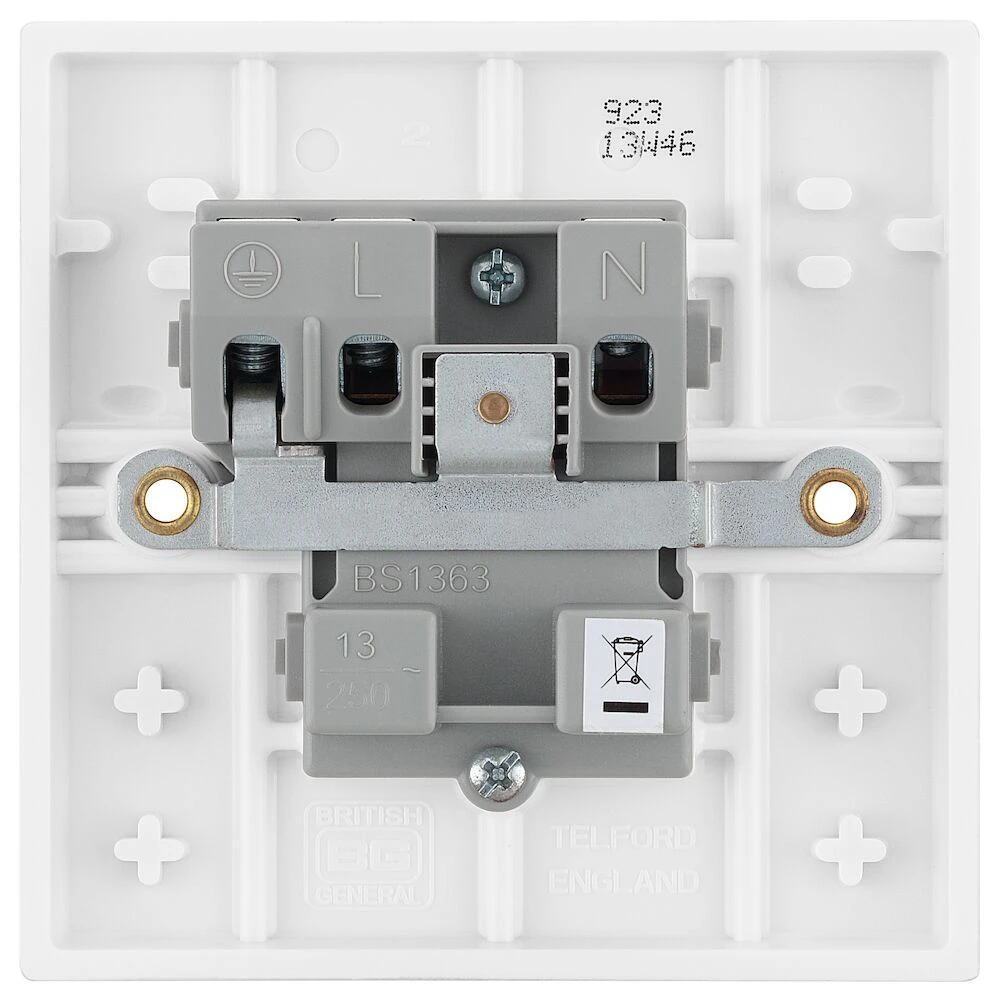 BG White Moulded Square Edge 13A Single Unswitched Socket