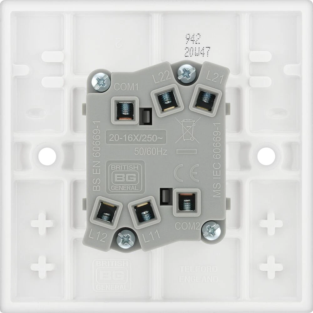 BG White Moulded Square Edge 20A 16AX Double Switch 2 Way