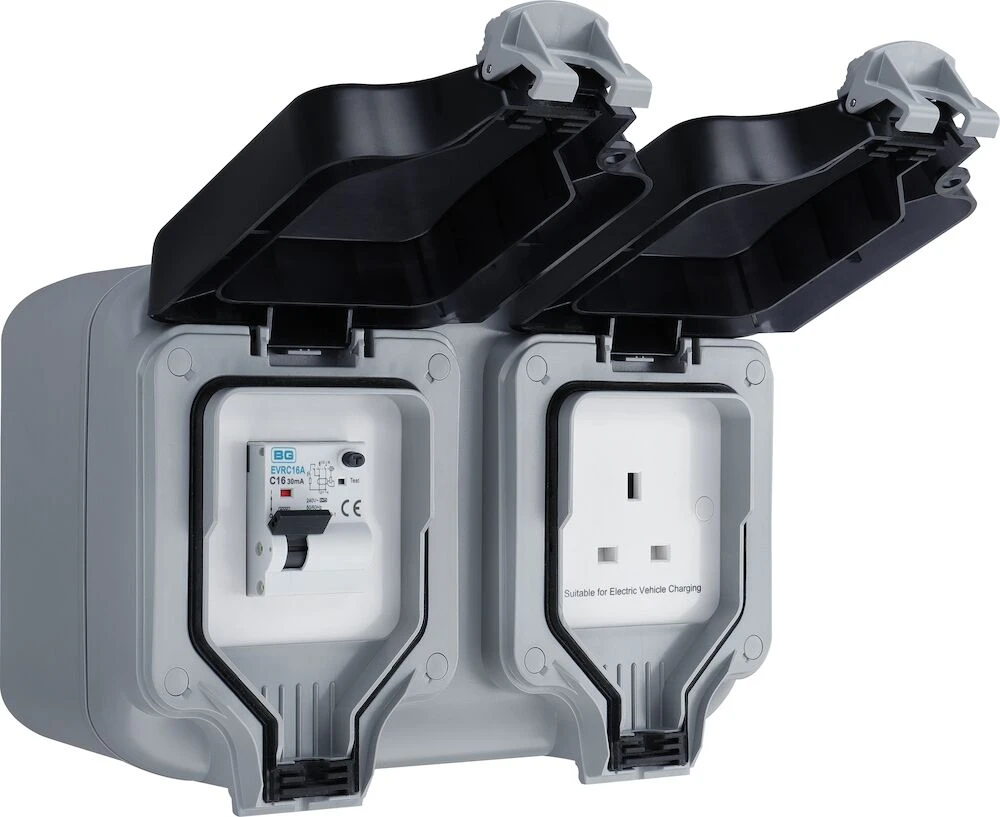 Masterplug 13A Single Switched Socket, IP66