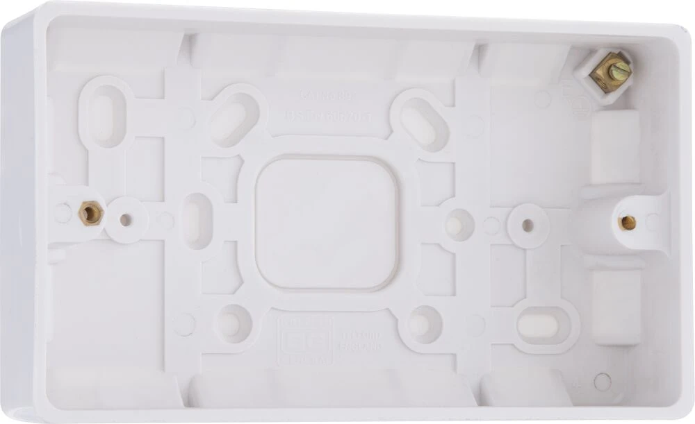 BG Nexus Series White Moulded Double Surface Box 32mm