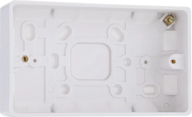 BG Nexus Series White Moulded Double Surface Box 32mm