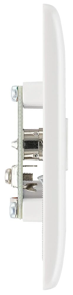 BG Nexus Series White Moulded Single Co-Ax Aerial Socket for TV or FM