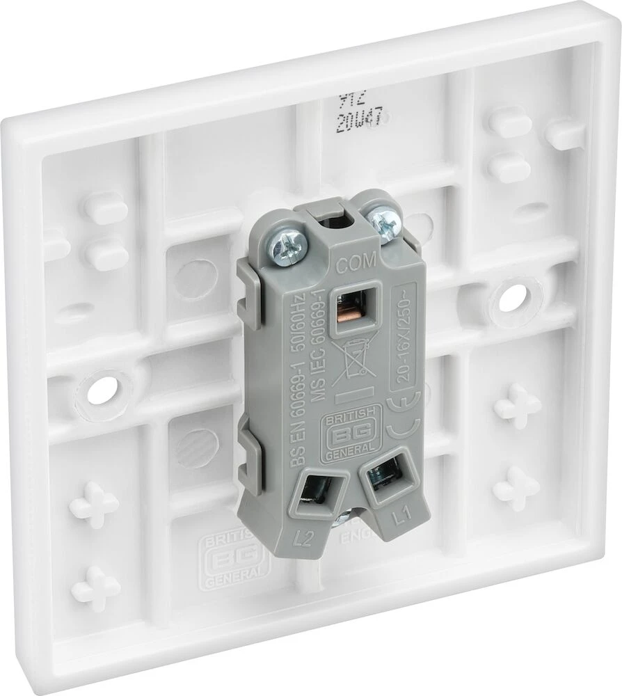 BG White Moulded Square Edge 20A 16AX Single Switch 2 Way