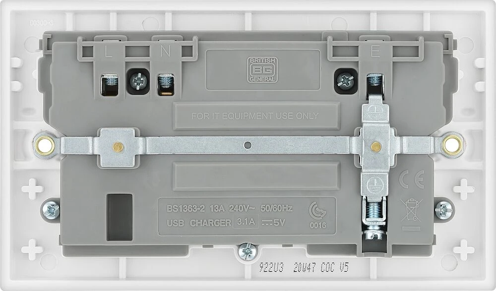 BG White Moulded Square Edge 13A Double Switched Socket with 2 x USB A (3.1A)