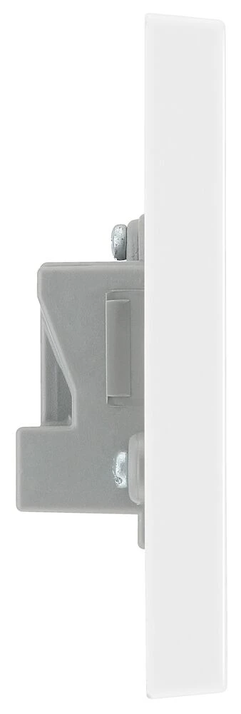 BG White Moulded Square Edge 5A Single Round Pin Unswitched Socket