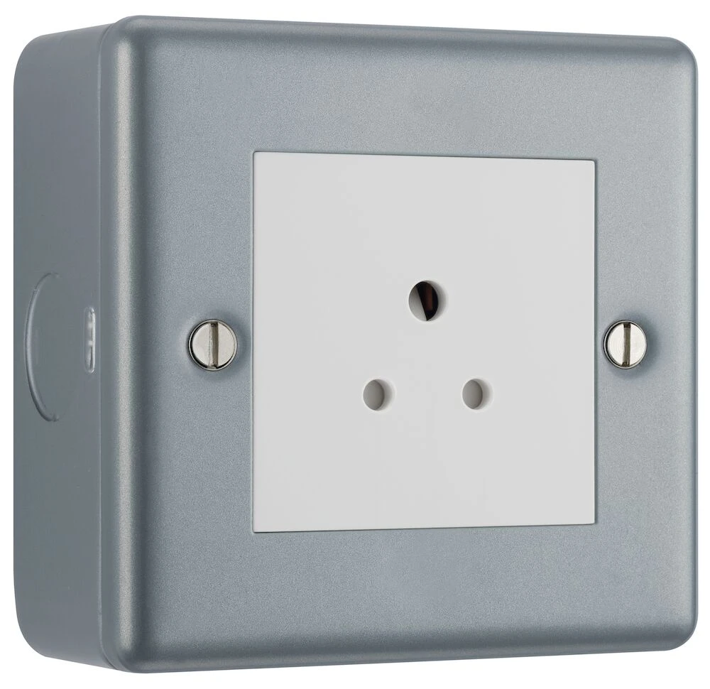 BG Metal Clad 2A Single Round Pin Unswitched Socket