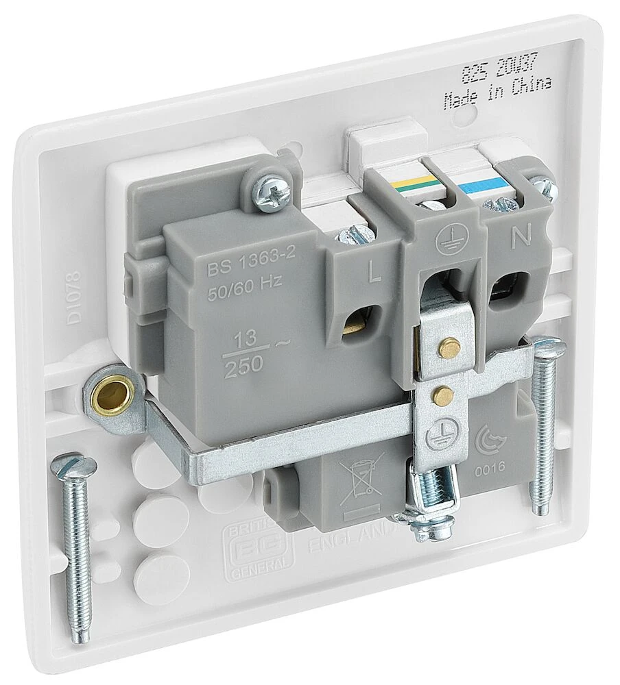 BG Nexus Series White Moulded 13A Single Switched Socket with LED Indicator