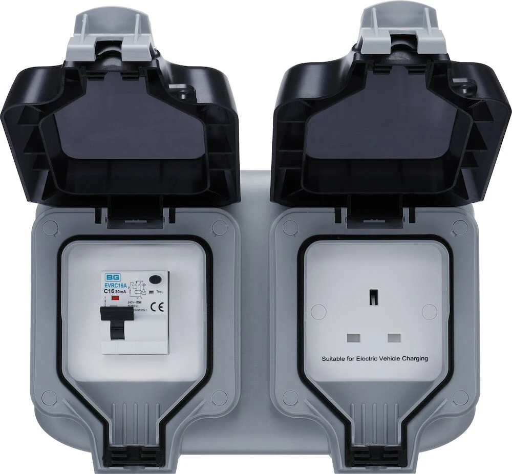 Masterplug 13A Single Switched Socket, IP66