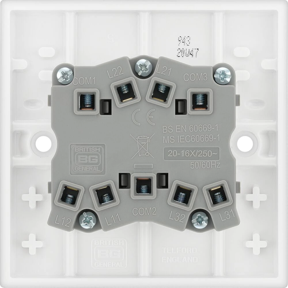 BG White Moulded Square Edge 20A 16AX Triple Switch 2 Way