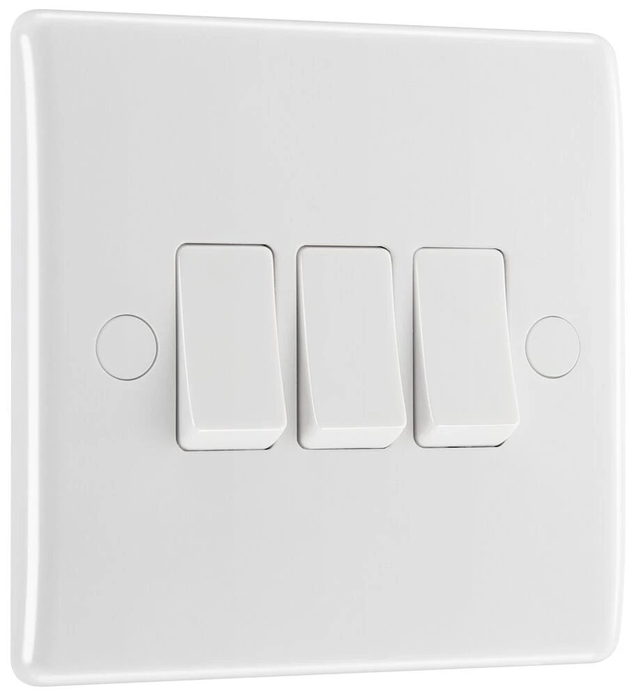 BG Nexus Series White Moulded 20A 16AX Triple Switch 2 Way