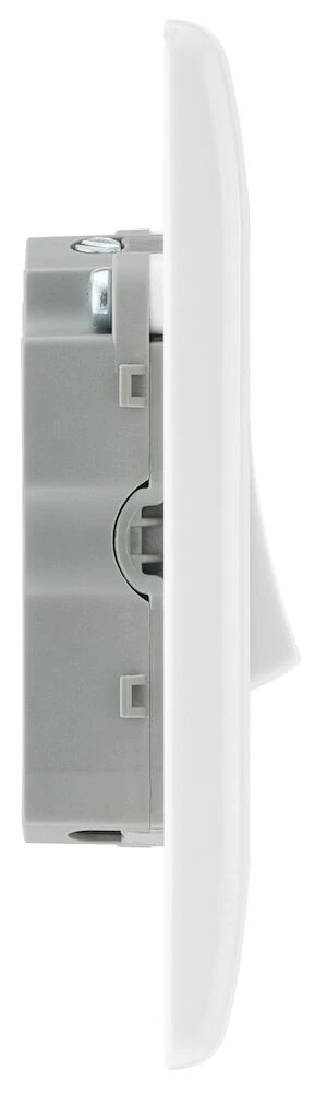 BG Nexus Series White Moulded 20A 16AX 6 Gang Switch 2 Way