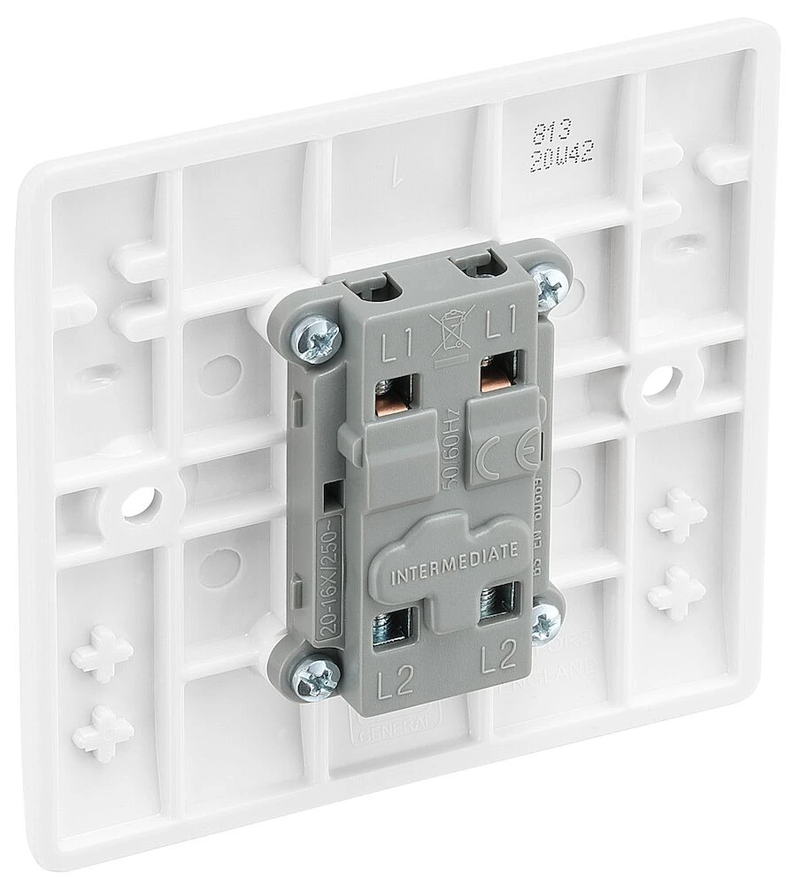 BG Nexus Series White Moulded 20A 16AX Intermediate Switch