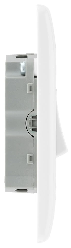 BG Nexus Series White Moulded 20A 16AX Triple Switch 2 Way