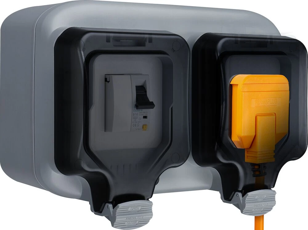 Masterplug 13A Single Switched Socket, IP66