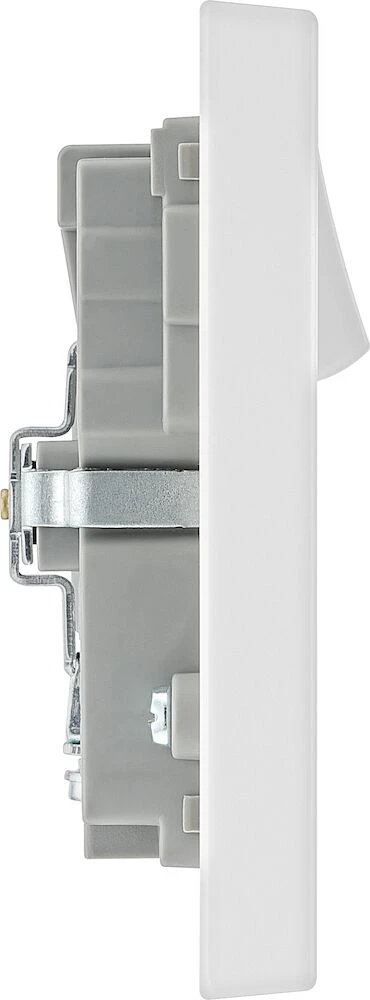 BG White Moulded Square Edge 13A Double Switched Socket with 2 x USB A (3.1A)