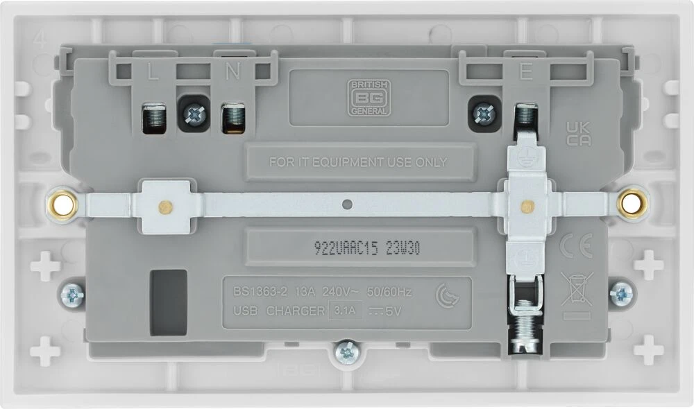 BG Nexus 800 Series, 13A Double Switched Socket with 2 x USB A + 1 USB C (15W)