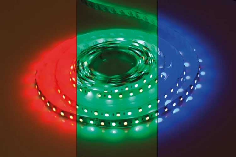 Integral Lighting Integral LED Strip IP33 50M RGB+W 4000K 24V 12W/M 72LED/M 12mm Width 115 Beam Bag Pack