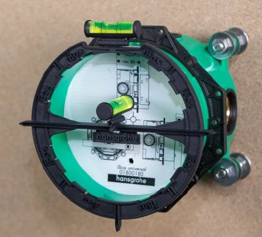 OUTIL D'ASSEMBLAGE HANSGROHE IBOX UNIVERSAL outil de pose avec niveau à bulle