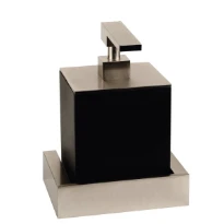 GESSI Rettangolo Accessories Distributeur de savon liquide mural noir. chromé