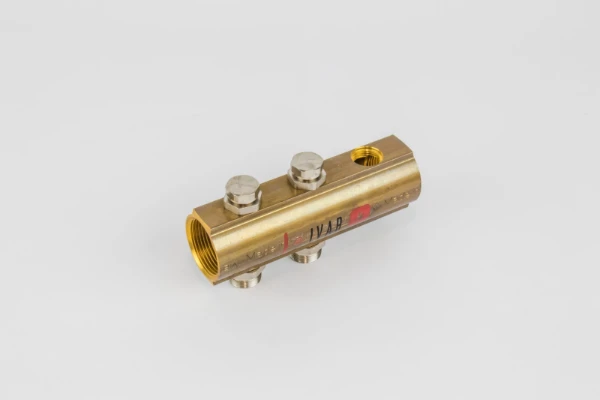 BEGETUBE Collecteur de refoulement 5/4", avec 2 organes à double réglage micrométrique, raccords M24 prémontés et 2 embouts 1/2" supplémentaires.