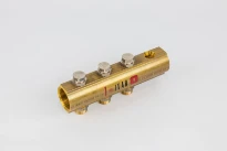 BEGETUBE Collecteur de refoulement 5/4", avec 3 organes à double réglage micrométrique, raccords M24 prémontés et 2 embouts 1/2" supplémentaires.