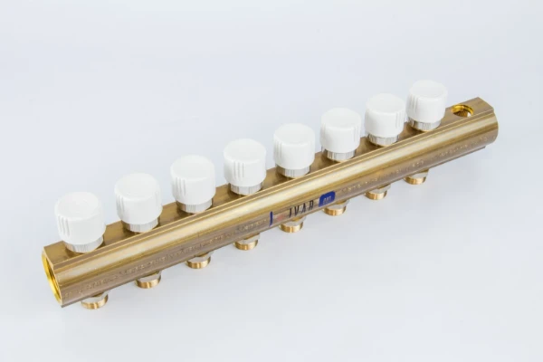 COLLECTEUR BEGETUBE 5/4 X M24 8 raccordements avec thermostat et trou d'aeration 1/2