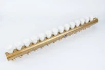 BEGETUBE Collecteur de retour dia. 5/4", avec 14 vannes d'interception avec manoeuvre manuelle, raccords M24 prémontées et 2 embouts 1/2"F supplémentaires.
