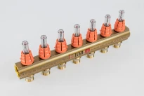 BEGETUBE Collecteur de refoulement 1", 7 sorties avec débitmètres, raccords M24 prémontés.
