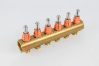 BEGETUBE Collecteur de refoulement 5/4", 6 sorties avec débitmètres, raccords M24 prémontés.