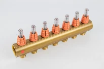 BEGETUBE Collecteur de refoulement 5/4", 7 sorties avec débitmètres, raccords M24 prémontés.