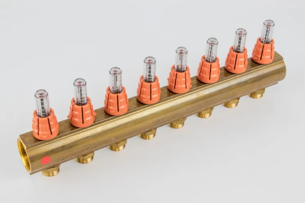 BEGETUBE Collecteur de refoulement 5/4", 8 sorties avec débitmètres, raccords M24 prémontés.