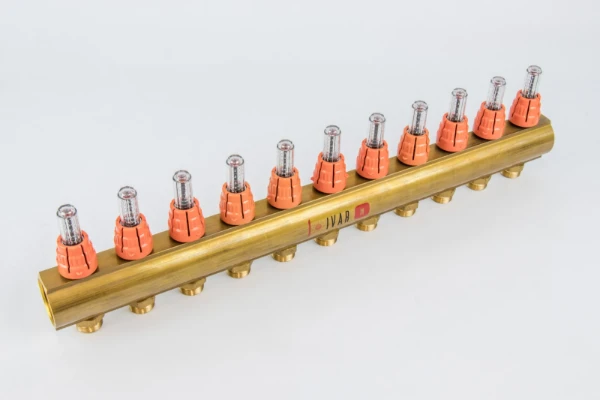 BEGETUBE Collecteur de refoulement 5/4", 11 sorties avec débitmètres, raccords M24 prémontés.