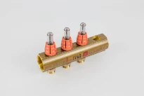 BEGETUBE Collecteur de refoulement 5/4", 3 sorties avec débitmètres, raccords M24 prémontés et 2 embouts 1/2" supplémentaires.