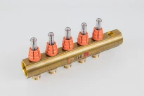 BEGETUBE Collecteur de refoulement 5/4", 5 sorties avec débitmètres, raccords M24 prémontés et 2 embouts 1/2" supplémentaires.