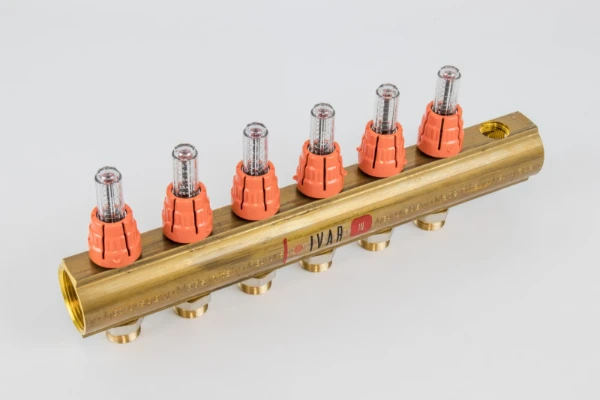 BEGETUBE Collecteur de refoulement 5/4", 6 sorties avec débitmètres, raccords M24 prémontés et 2 embouts 1/2" supplémentaires.