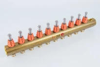 BEGETUBE Collecteur de refoulement 5/4", 10 sorties avec débitmètres, raccords M24 prémontés et 2 embouts 1/2" supplémentaires.