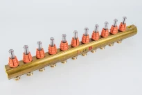 BEGETUBE Collecteur de refoulement 5/4", 11 sorties avec débitmètres, raccords M24 prémontés et 2 embouts 1/2" supplémentaires.