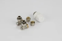 Begetube Kit de raccordement radiateur 13 avec pièce et H pour raccordement mural, tête TH type 5000 et 2 raccords à compression pour tubes Alpex Eurokonus x 16/2 mm