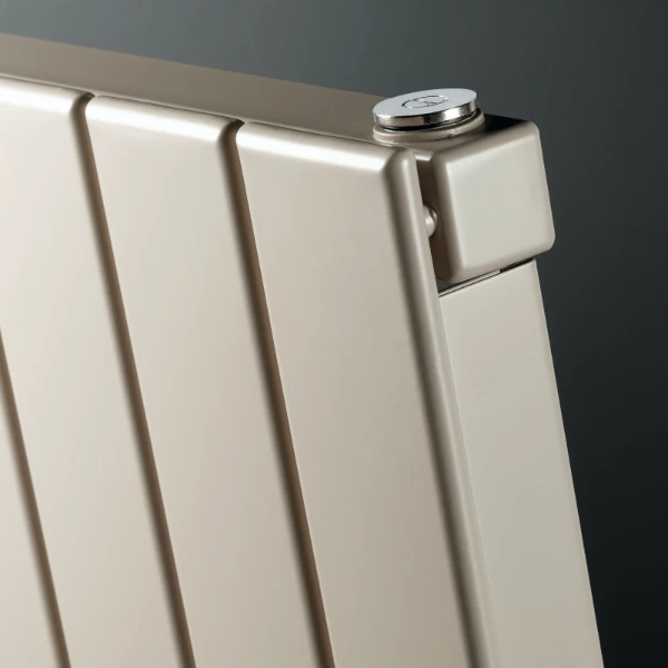 Vasco Viola-A V1-ZB-A radiateur decorative verticale 1800 x 237 mm - 535W EN442 70/50/20 - connexion 18 - Ral 9016 blanc signalisation