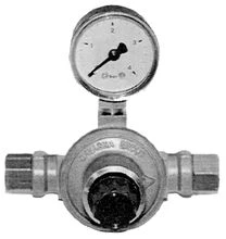 REDUCTEUR PRESSION DE GAZ 912M 1/4 F X 1/4 F propane reglable a/ manometre 0,5-4bar - debit 8kg/h
