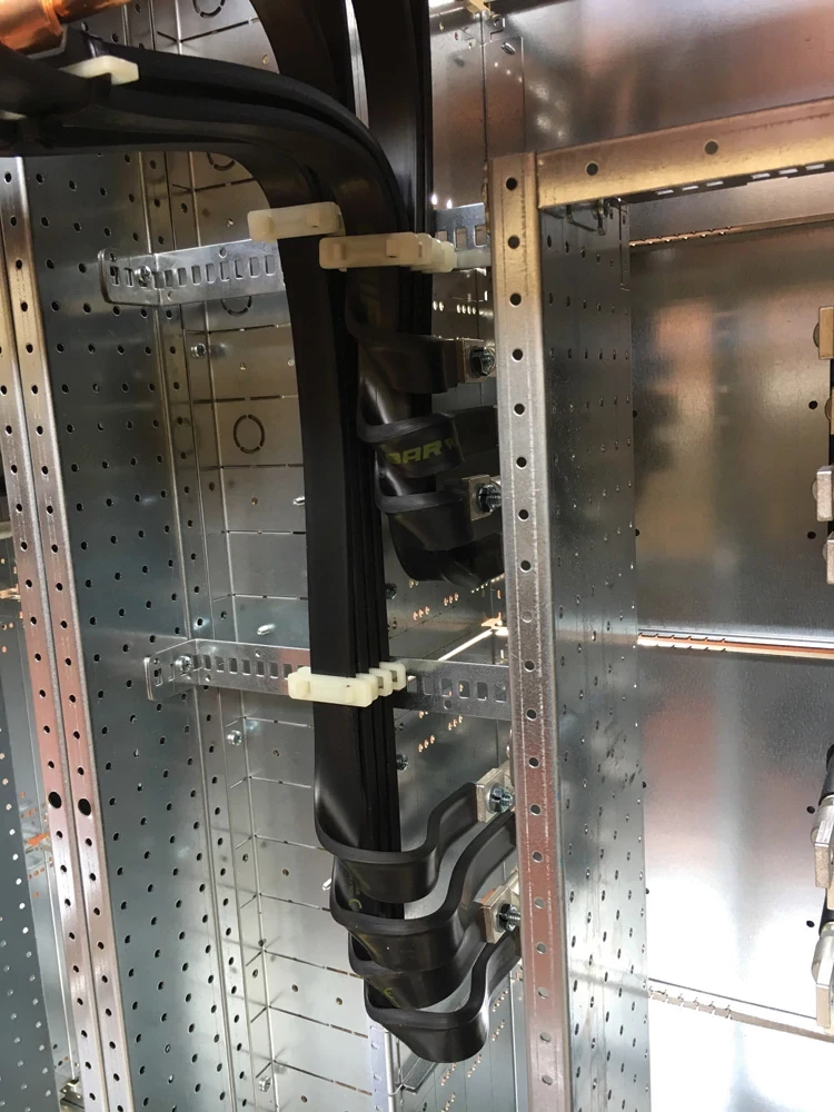 nVent Eriflex Toebehoren/onderdelen voor stroomrail ERIFLEX FLEXIBAR en IBSB Steunen 553560 14243818