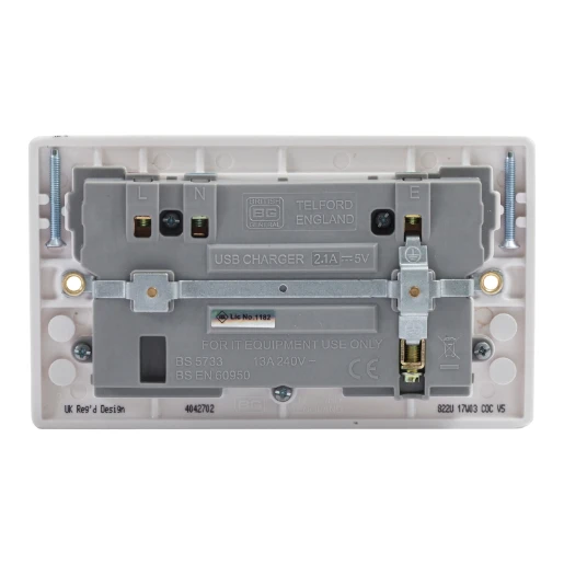 Socket 2 Gang Switched 2X USB 13A White Slimline